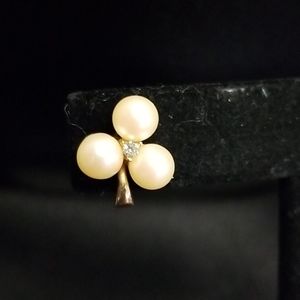 Goldtone pearl flower earrings